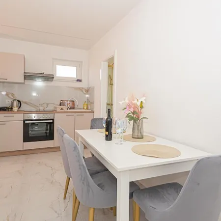 Tina&tea דירה וודיצה